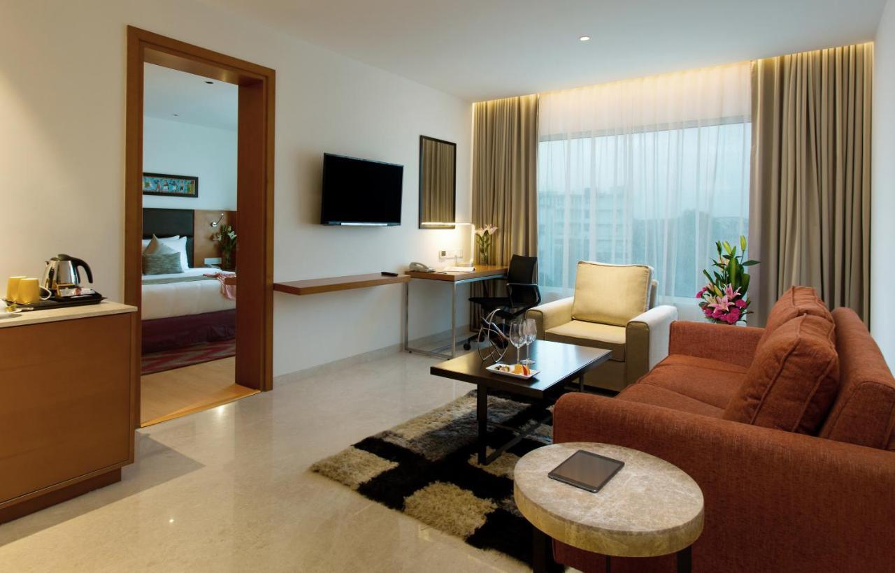 Mercure Hyderabad Kcp Banjara Hills, An Accor Hotel Exterior photo Suite room at The Park, New Delhi