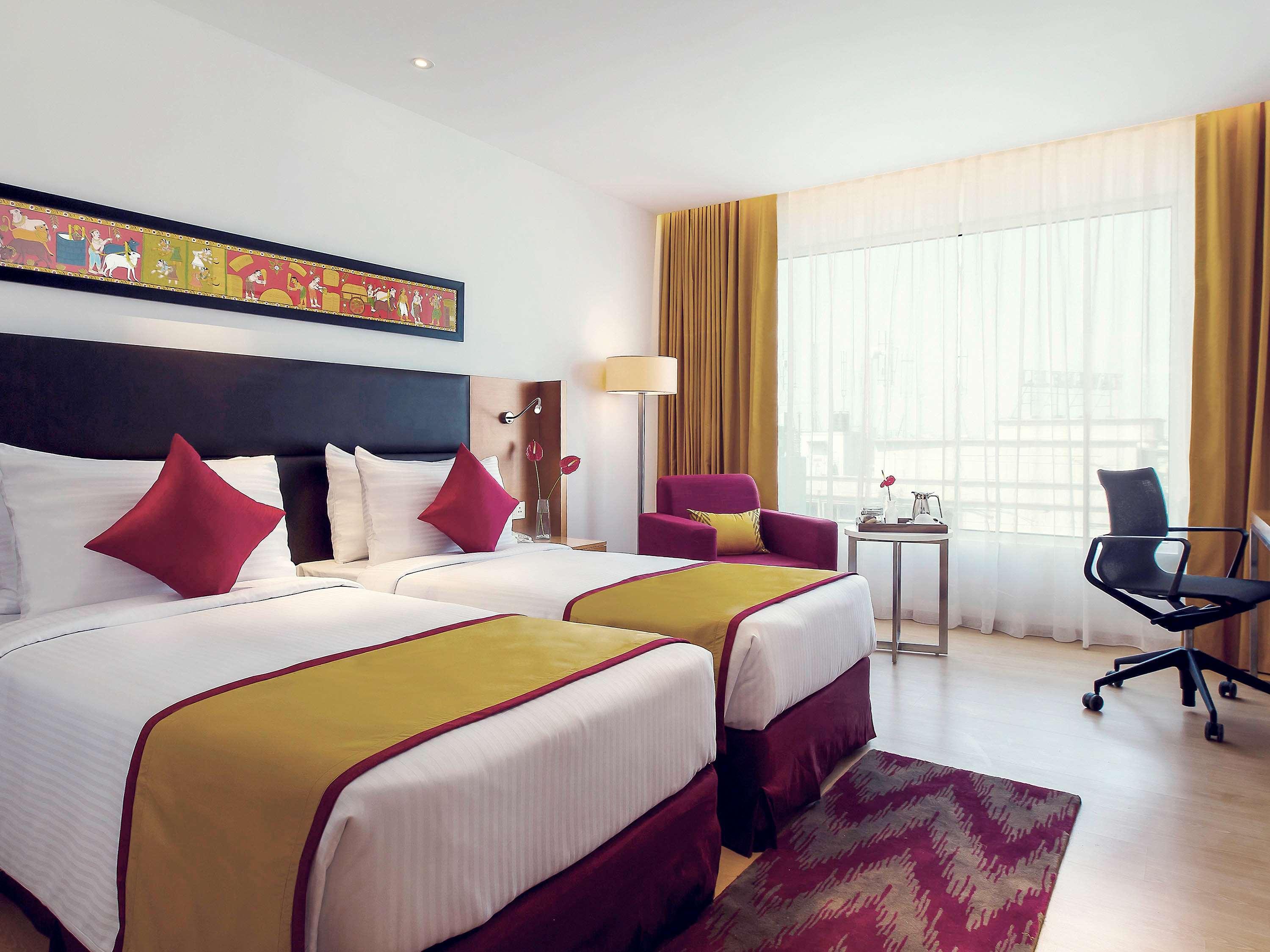 Mercure Hyderabad Kcp Banjara Hills, An Accor Hotel Exterior photo A room at the hotel