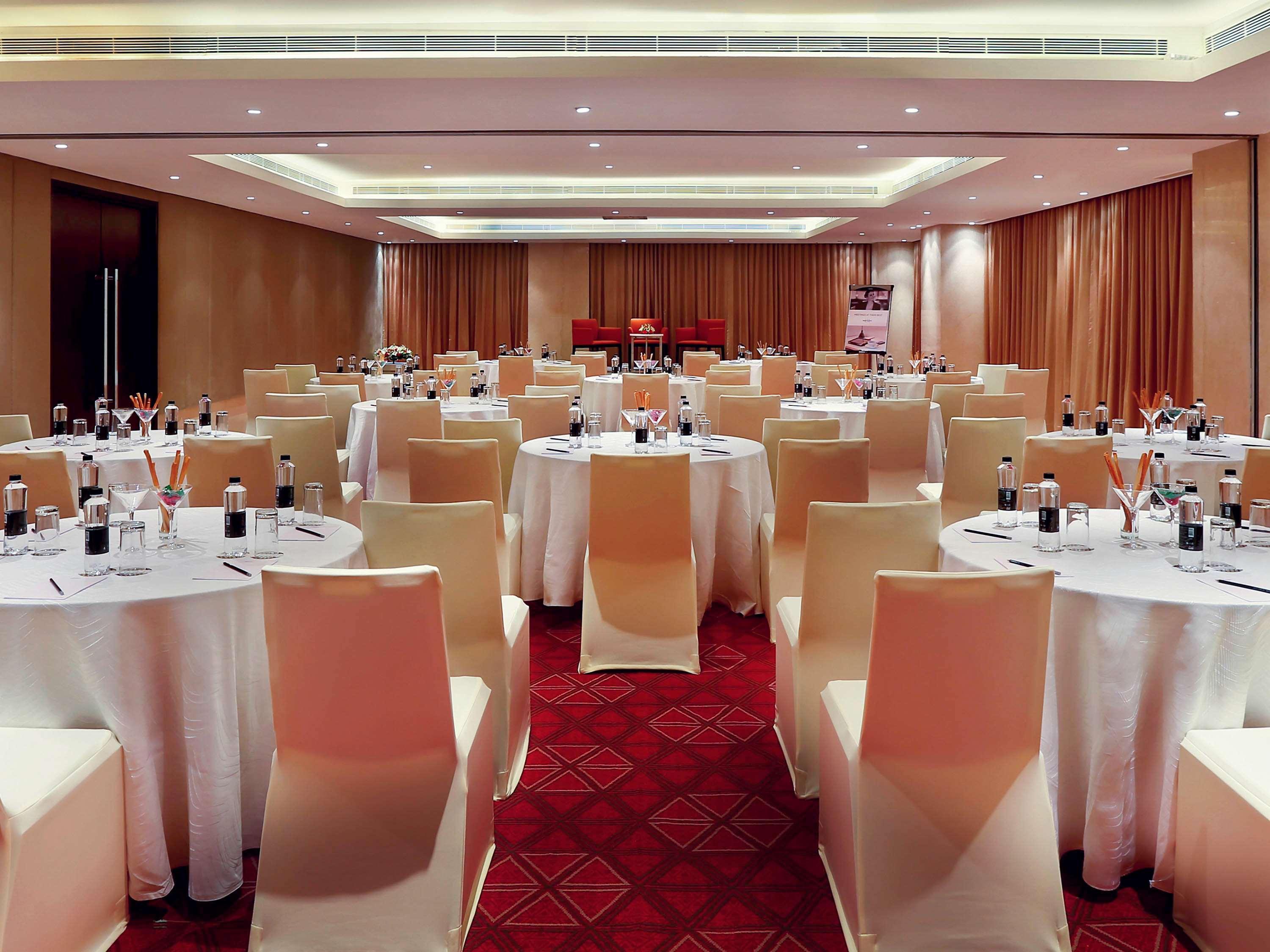 Mercure Hyderabad Kcp Banjara Hills, An Accor Hotel Exterior photo Meeting room