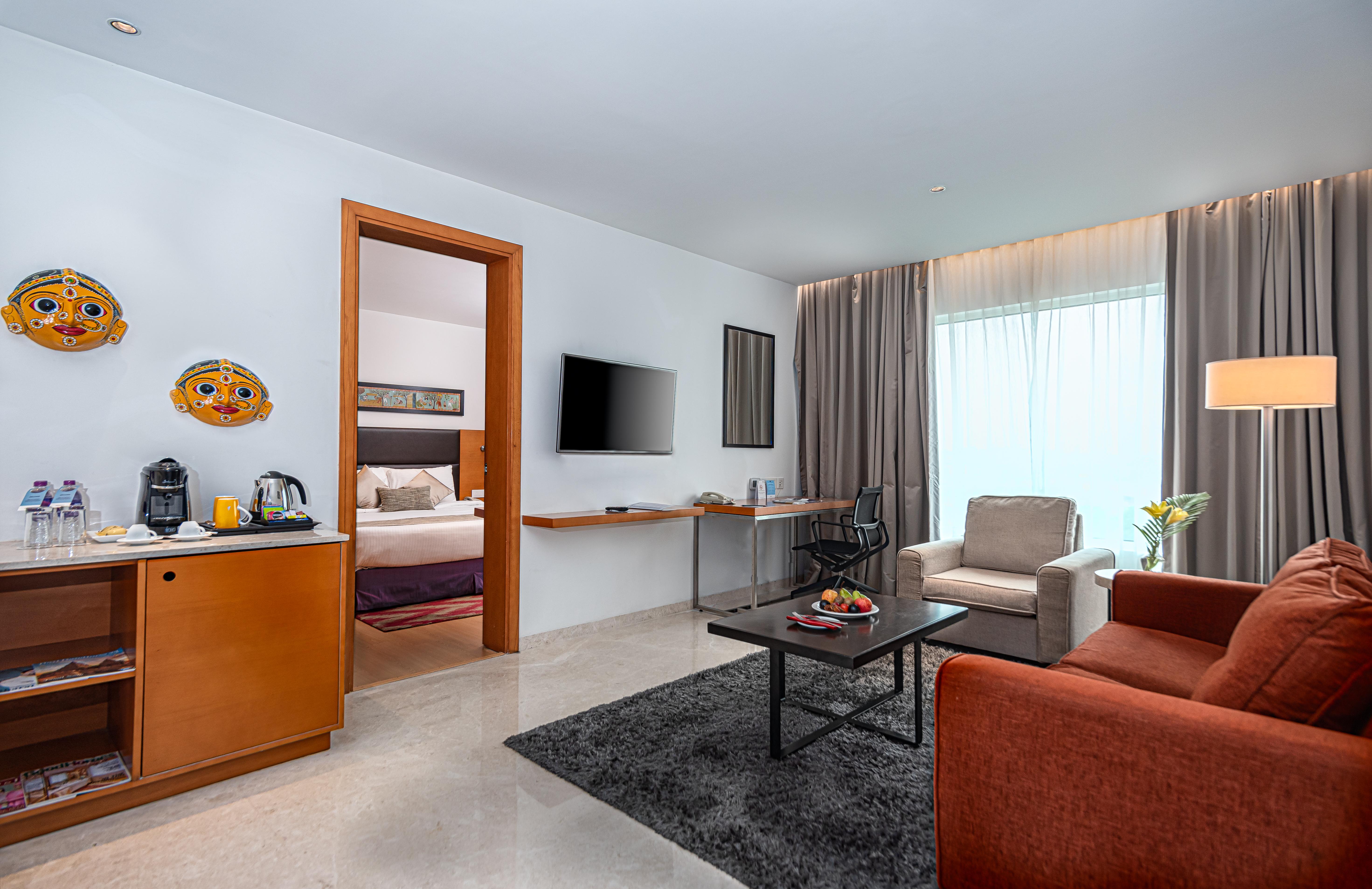 Mercure Hyderabad Kcp Banjara Hills, An Accor Hotel Exterior photo Suite