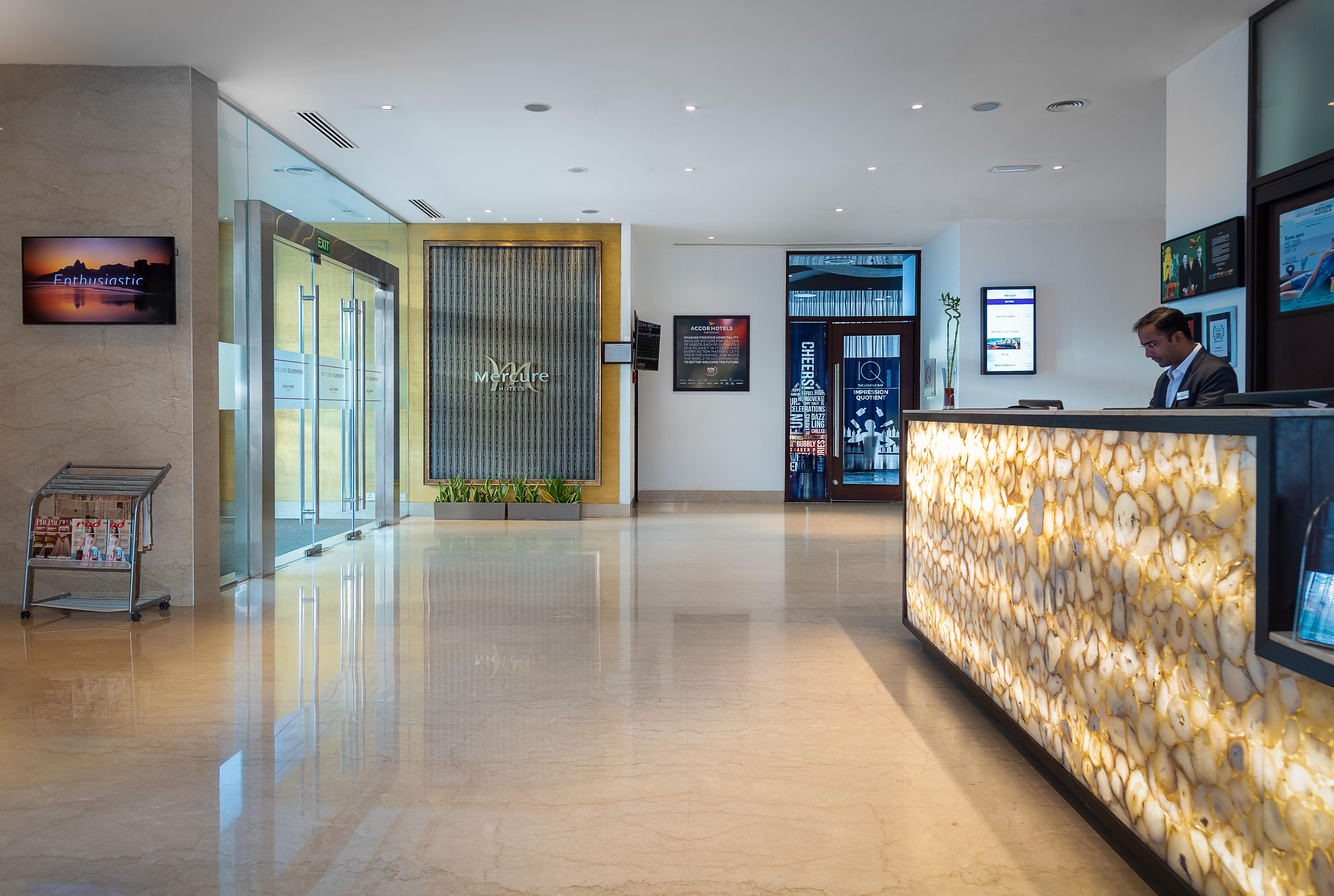 Mercure Hyderabad Kcp Banjara Hills, An Accor Hotel Exterior photo Lobby