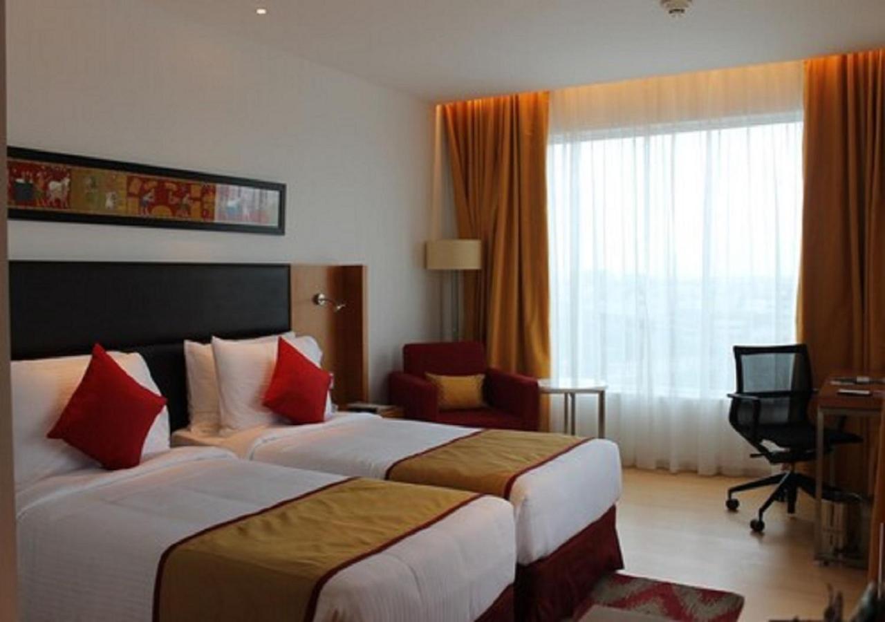 Mercure Hyderabad Kcp Banjara Hills, An Accor Hotel Exterior photo
