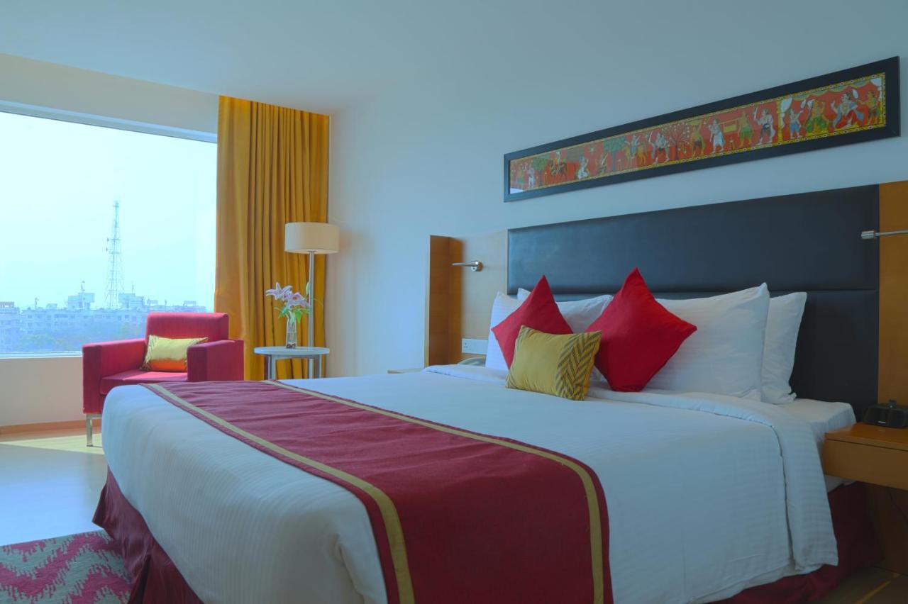 Mercure Hyderabad Kcp Banjara Hills, An Accor Hotel Exterior photo A room at the hotel