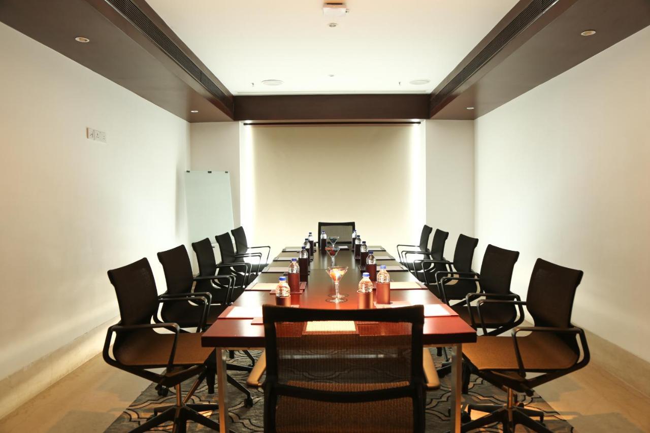 Mercure Hyderabad Kcp Banjara Hills, An Accor Hotel Exterior photo A boardroom
